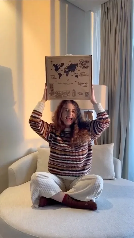 Enjoy The Wood wooden world map on the wall